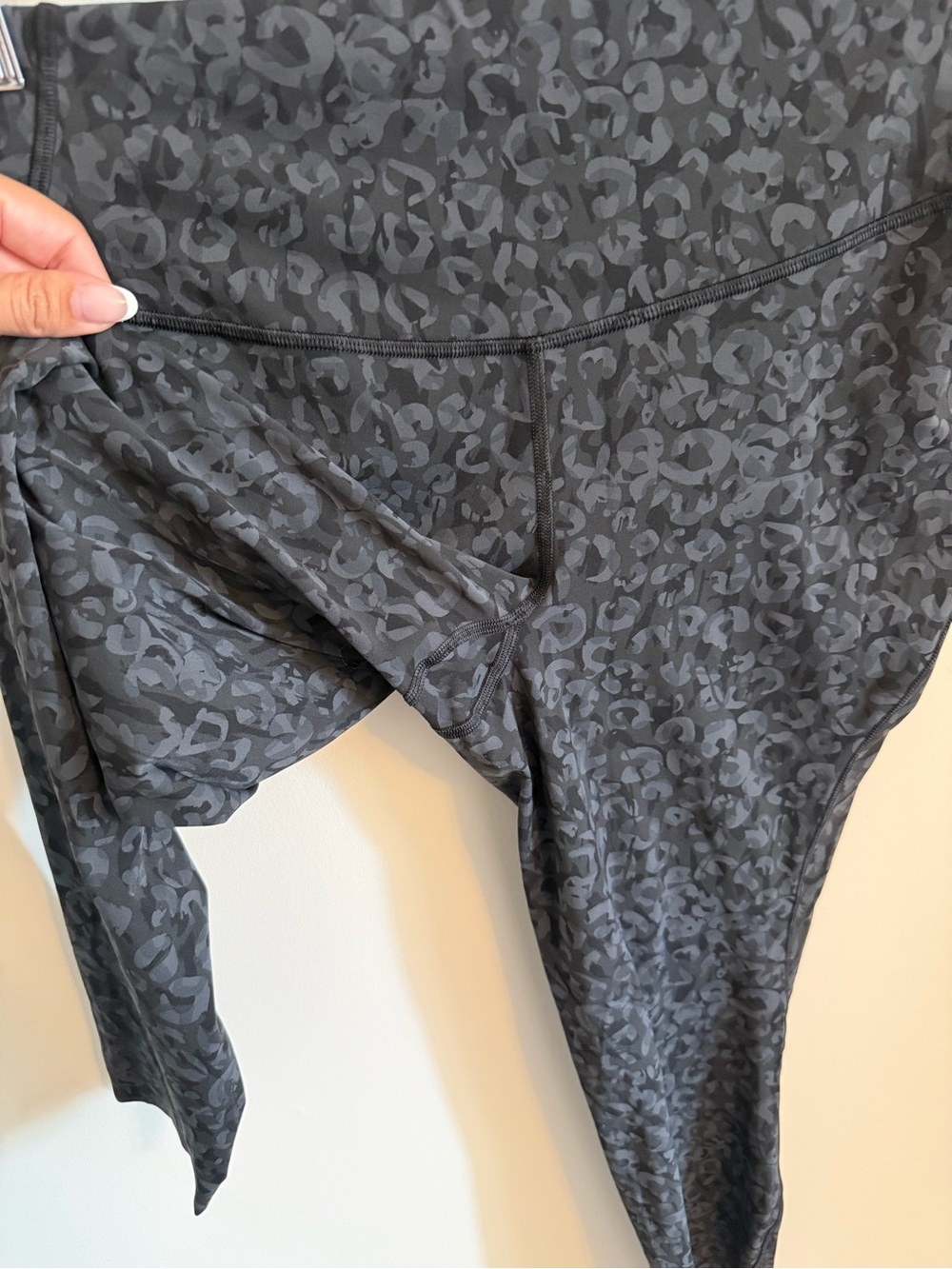 LULULEMON BASE PACE HIGH RISE CROP 23” - Picture 6 of 9